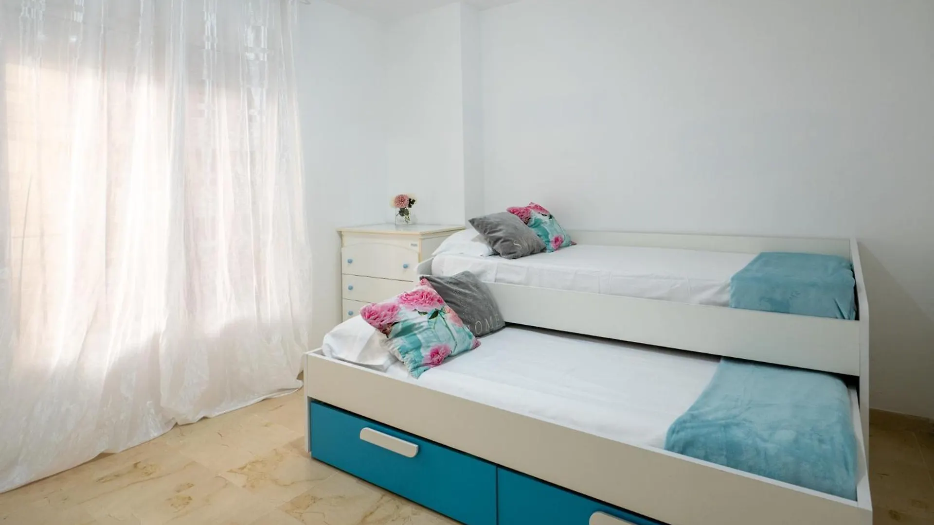 Apartamento En Marbella Con Piscina,Golf Y Parking Privado 0*,